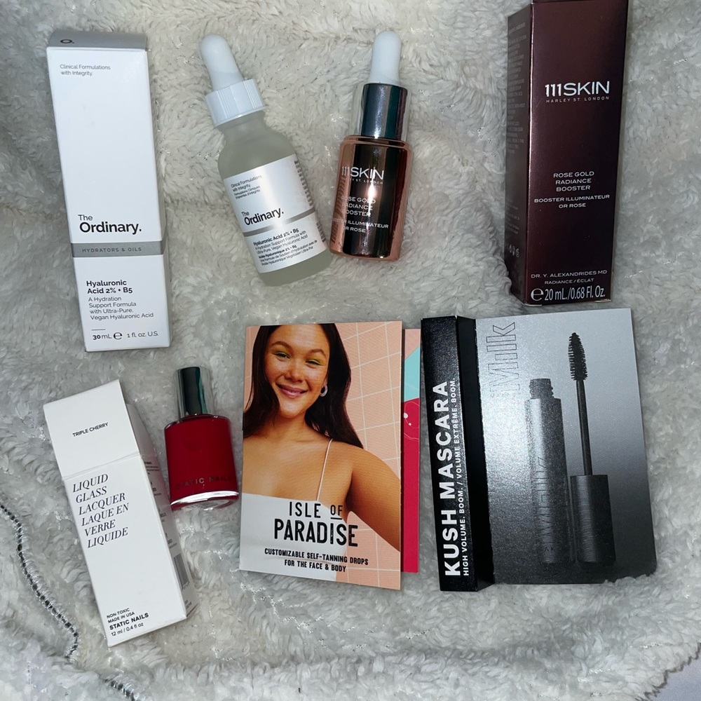 ⚠️ SOLD⚠️5 piece BEAUTY BUNDLE + 3 additional free samples